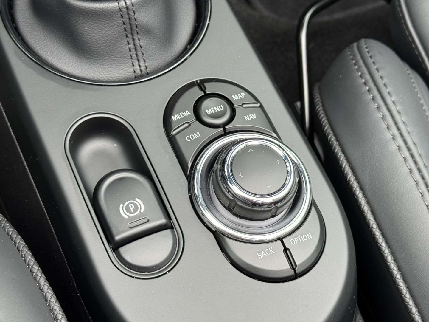 Mini Cabrio John Cooper Works - 2021 - Joinsteer - #21