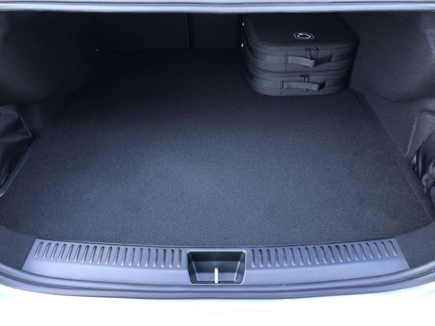 Mercedes Classe E 300 Night Edition - 2025 - Joinsteer - #12