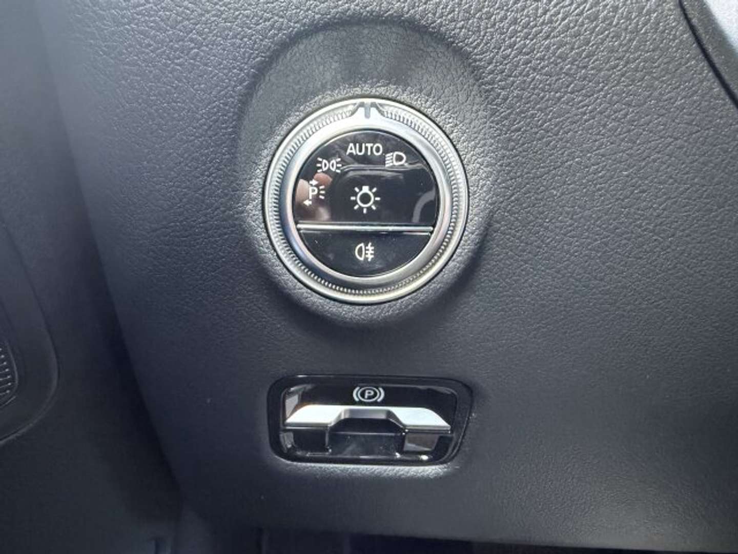Mercedes Classe C 180 AVANTGARDE - 2024 - Joinsteer - #13