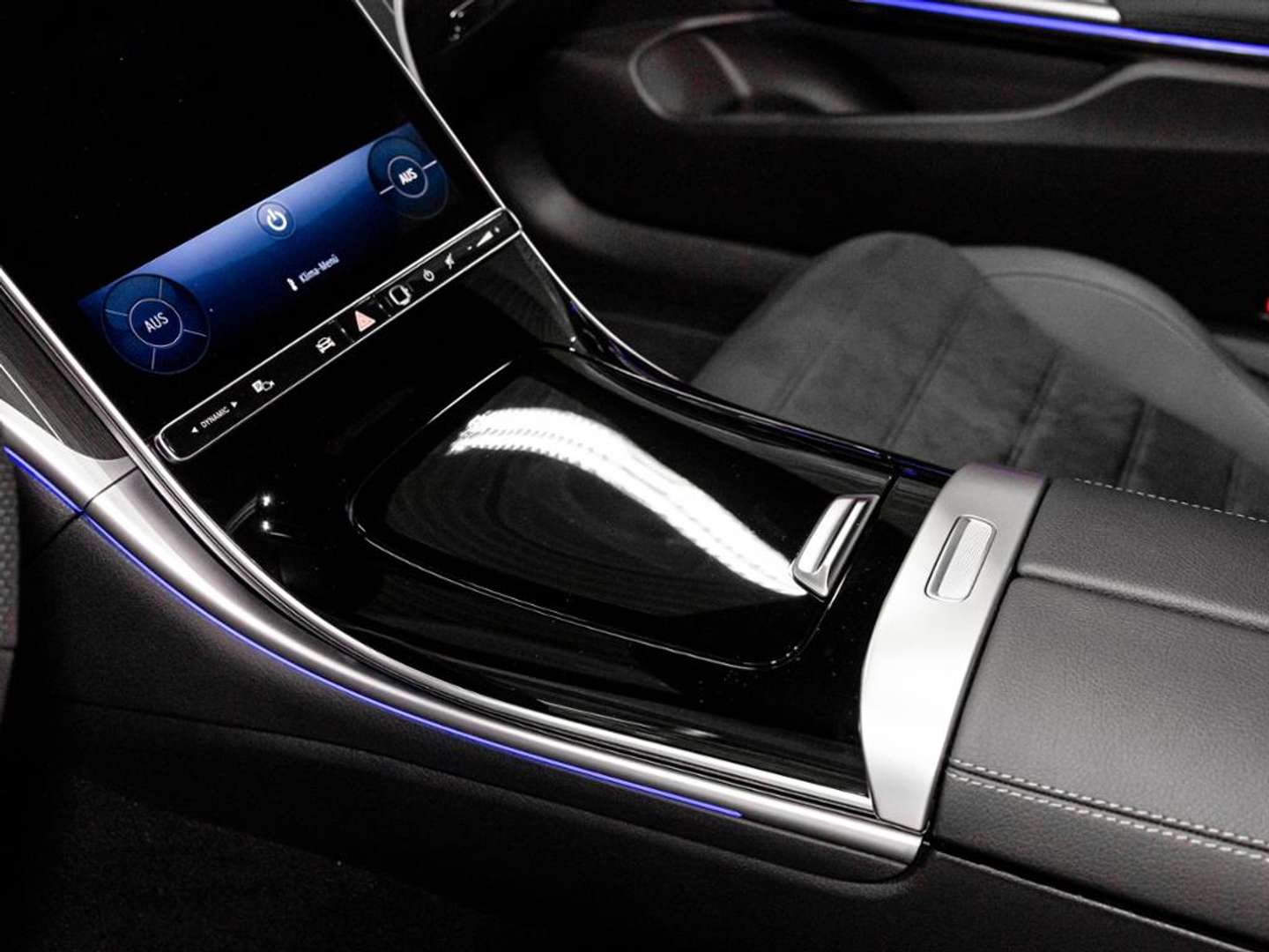 Mercedes CLE Coupé 200 Night Edition - 2025 - Joinsteer - #9