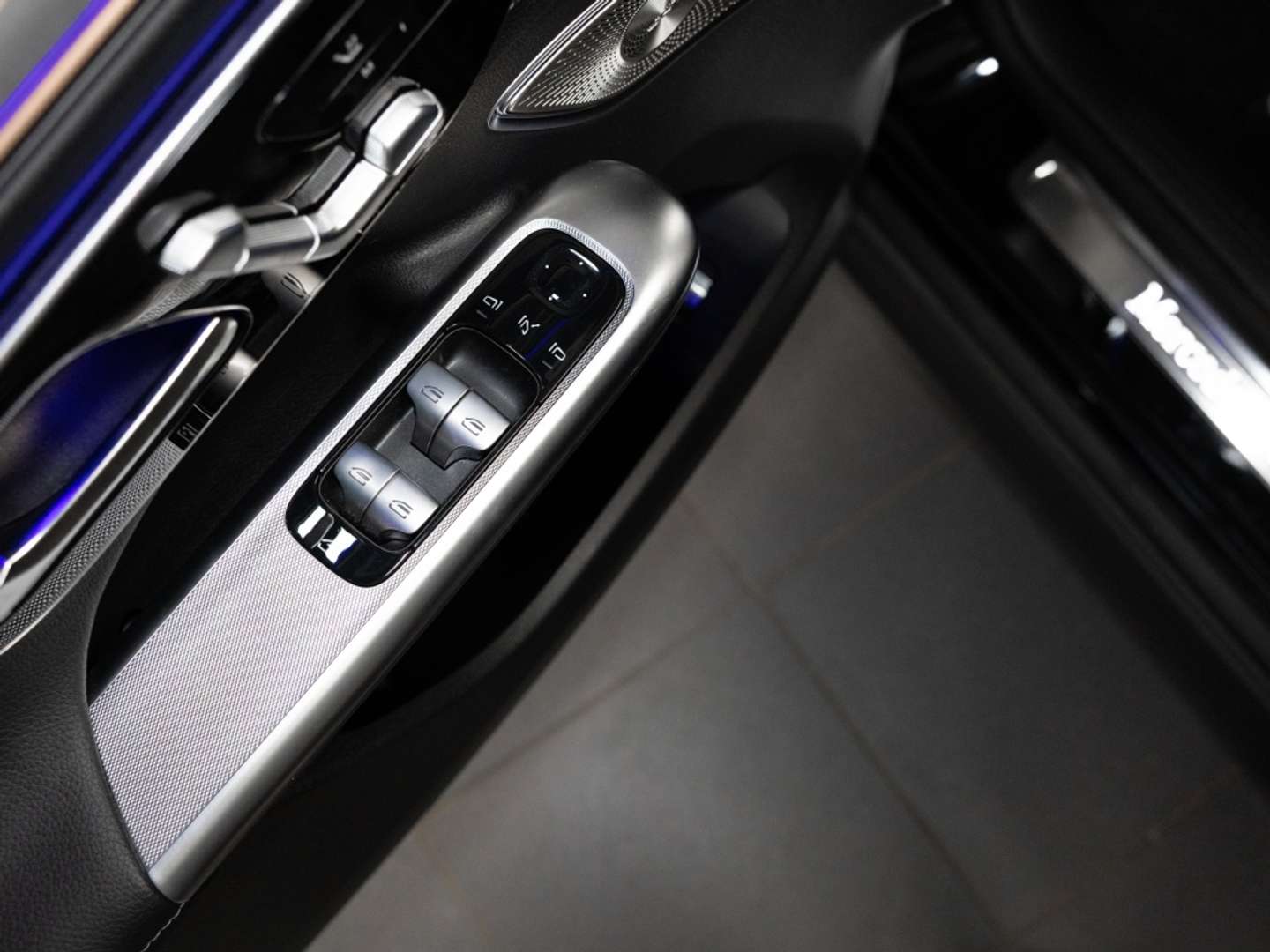 Mercedes EQE 300 Night Edition - 2025 - Joinsteer - #16