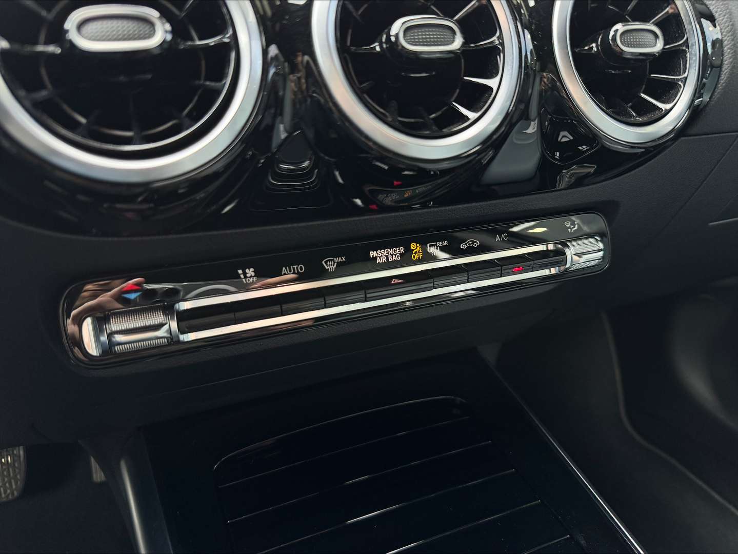 Mercedes GLA 180 Advanced - 2024 - Joinsteer - #15