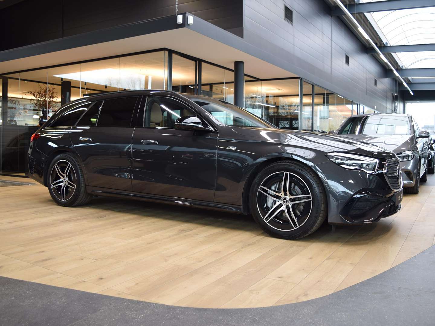 Mercedes Classe E Break 300 AMG Line - 2025 - Joinsteer - #8