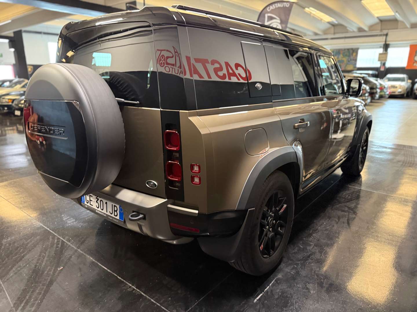 Land Rover Defender 110 D200 X-Dynamic SE - 2021 - Joinsteer - #5