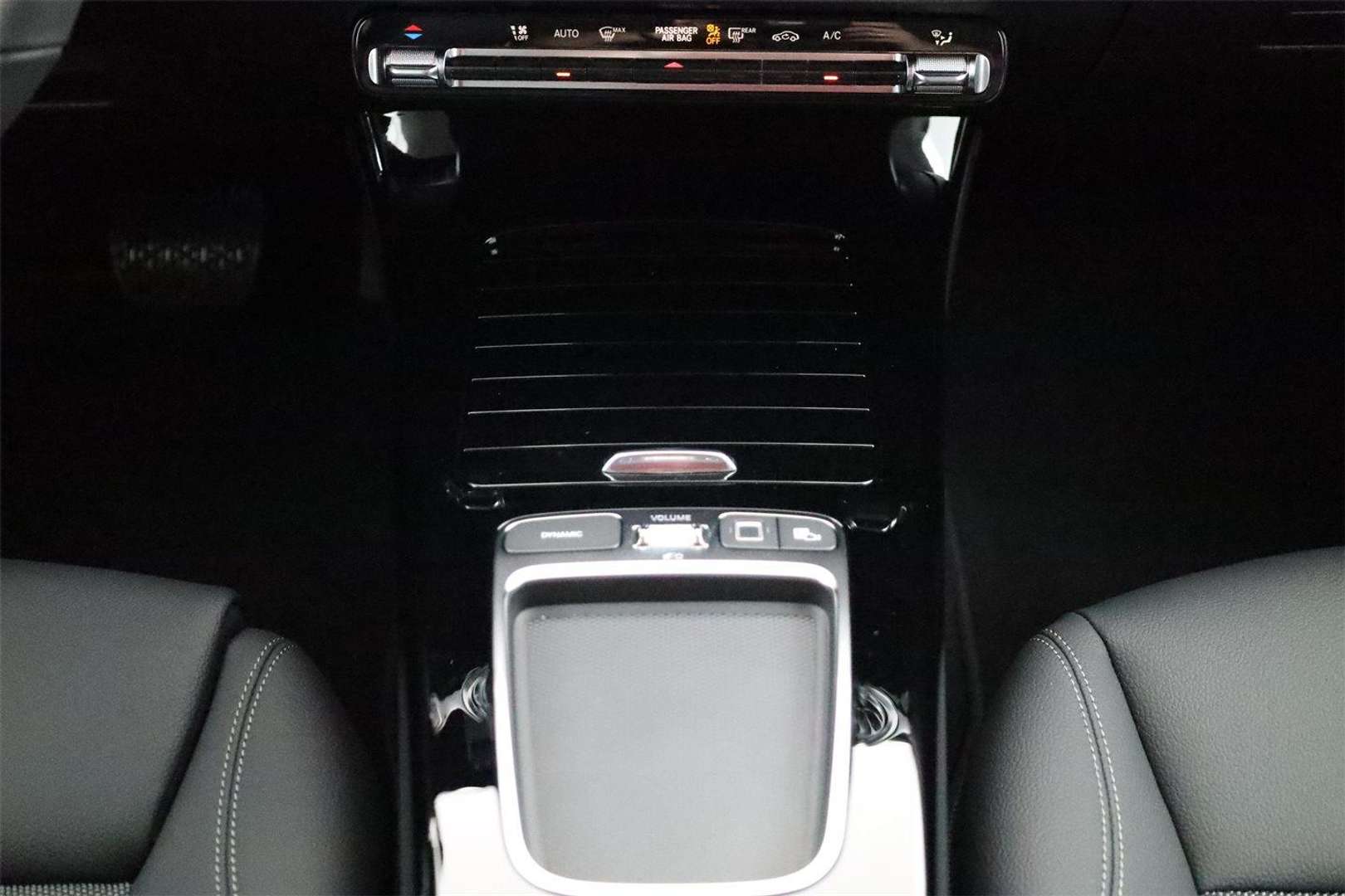 Mercedes CLA Shooting Break 180 Premium - 2025 - Joinsteer - #15