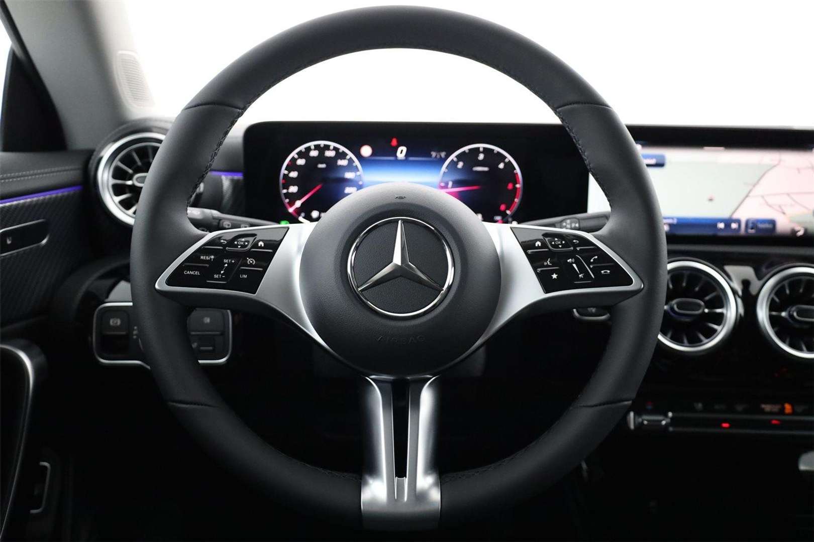 Mercedes CLA Shooting Break 180 Premium - 2025 - Joinsteer - #16