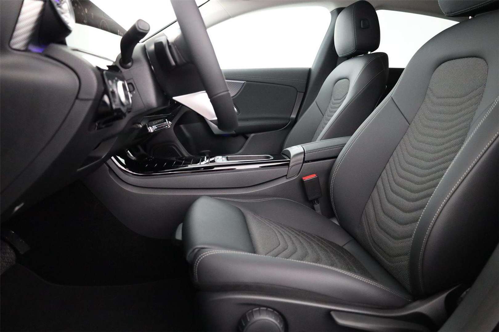 Mercedes CLA Shooting Break 180 Premium - 2025 - Joinsteer - #17