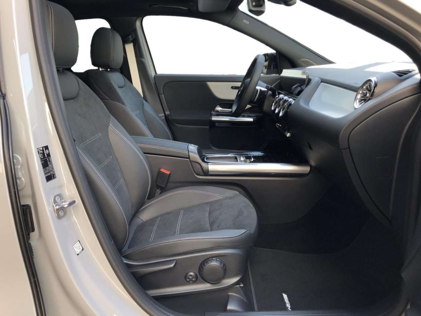 Mercedes GLA 200 AMG Line - 2025 - Joinsteer - #3