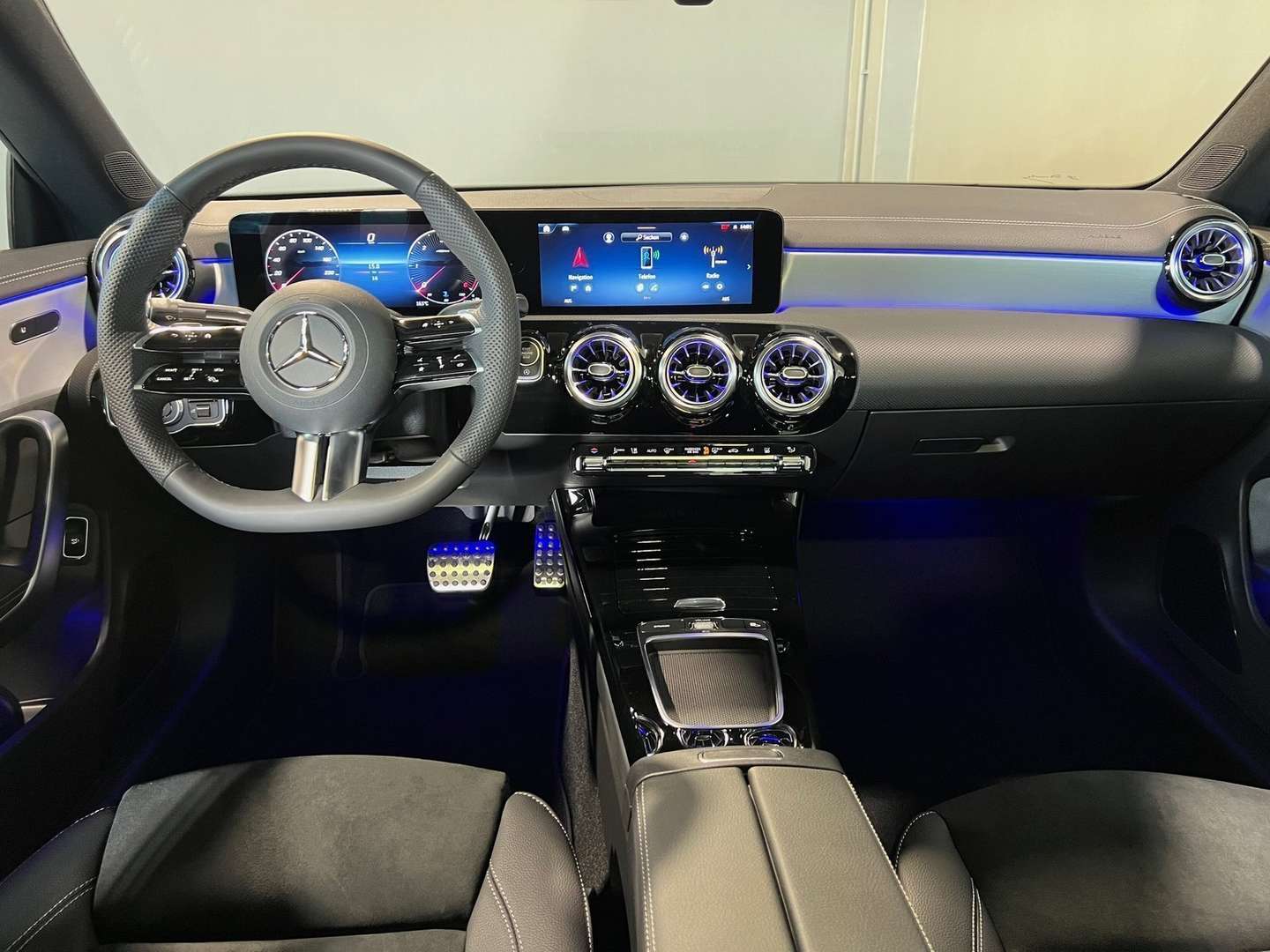 Mercedes CLA 200 Night Edition - 2026 - Joinsteer - #4