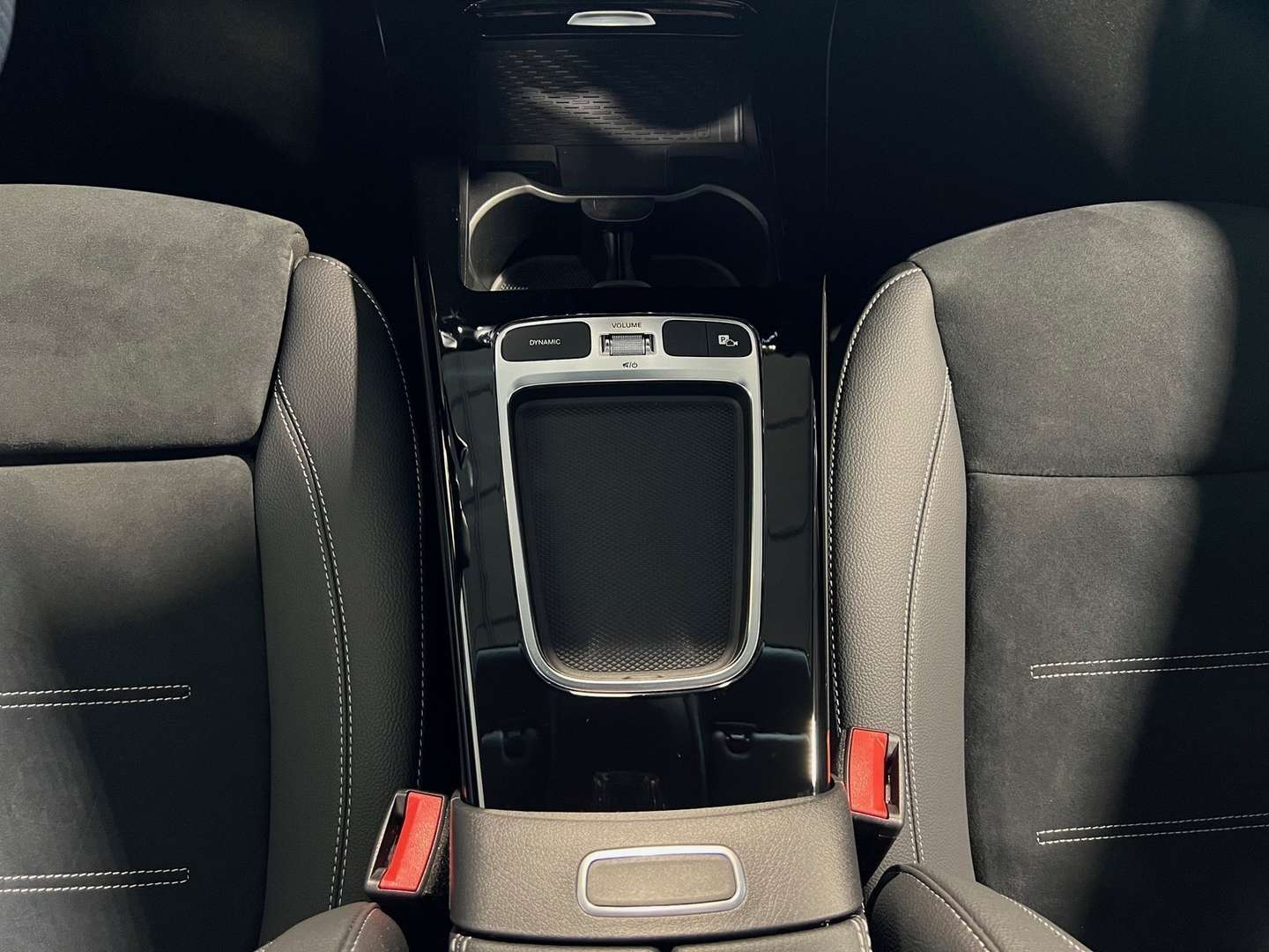 Mercedes CLA 200 Night Edition - 2026 - Joinsteer - #11