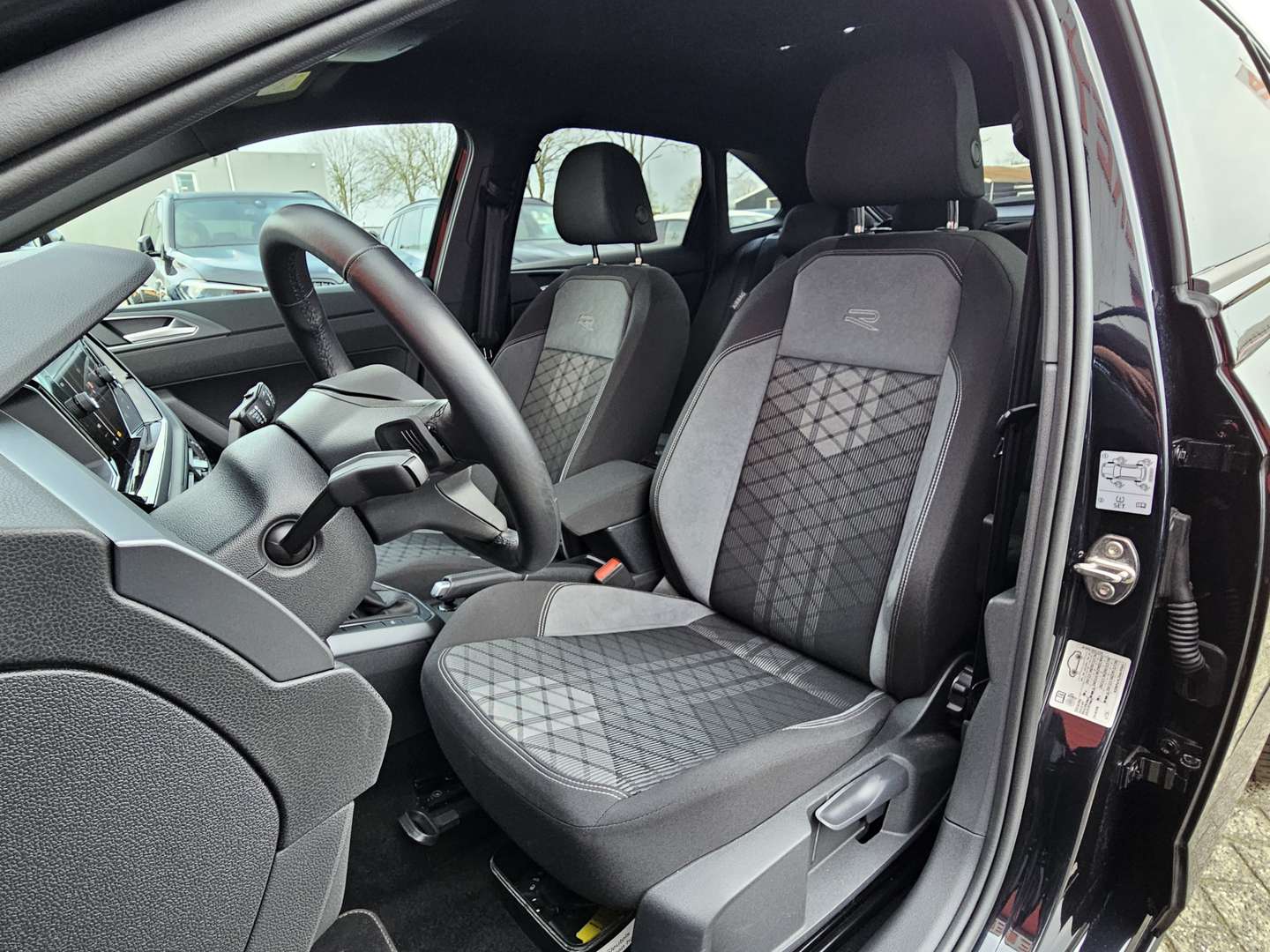 Volkswagen Taigo R-Line - 2025 - Joinsteer - #8