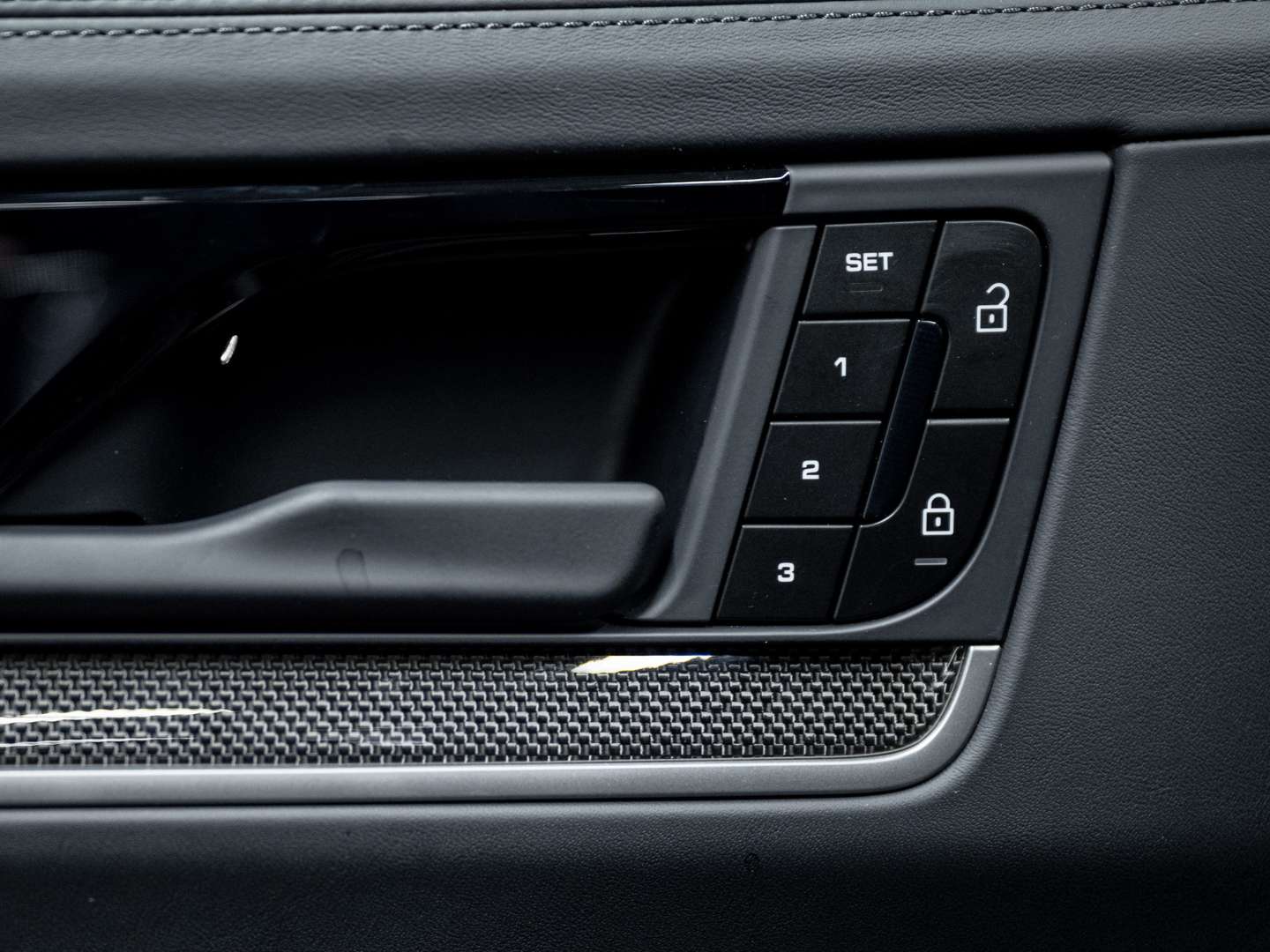 Porsche Cayenne III E-Hybrid Black Edition - 2026 - Joinsteer - #40