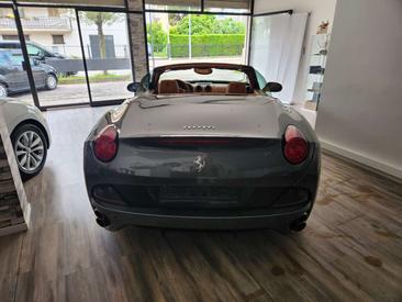 Ferrari California — photo 8