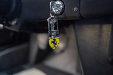 Ferrari 365 GTB4 — photo 21