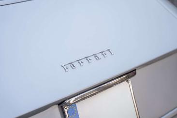Ferrari 365 GTB4 — photo 26
