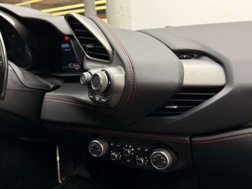 Ferrari 488 GTB — photo 38