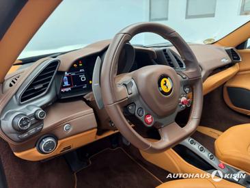 Ferrari 488 — photo 7