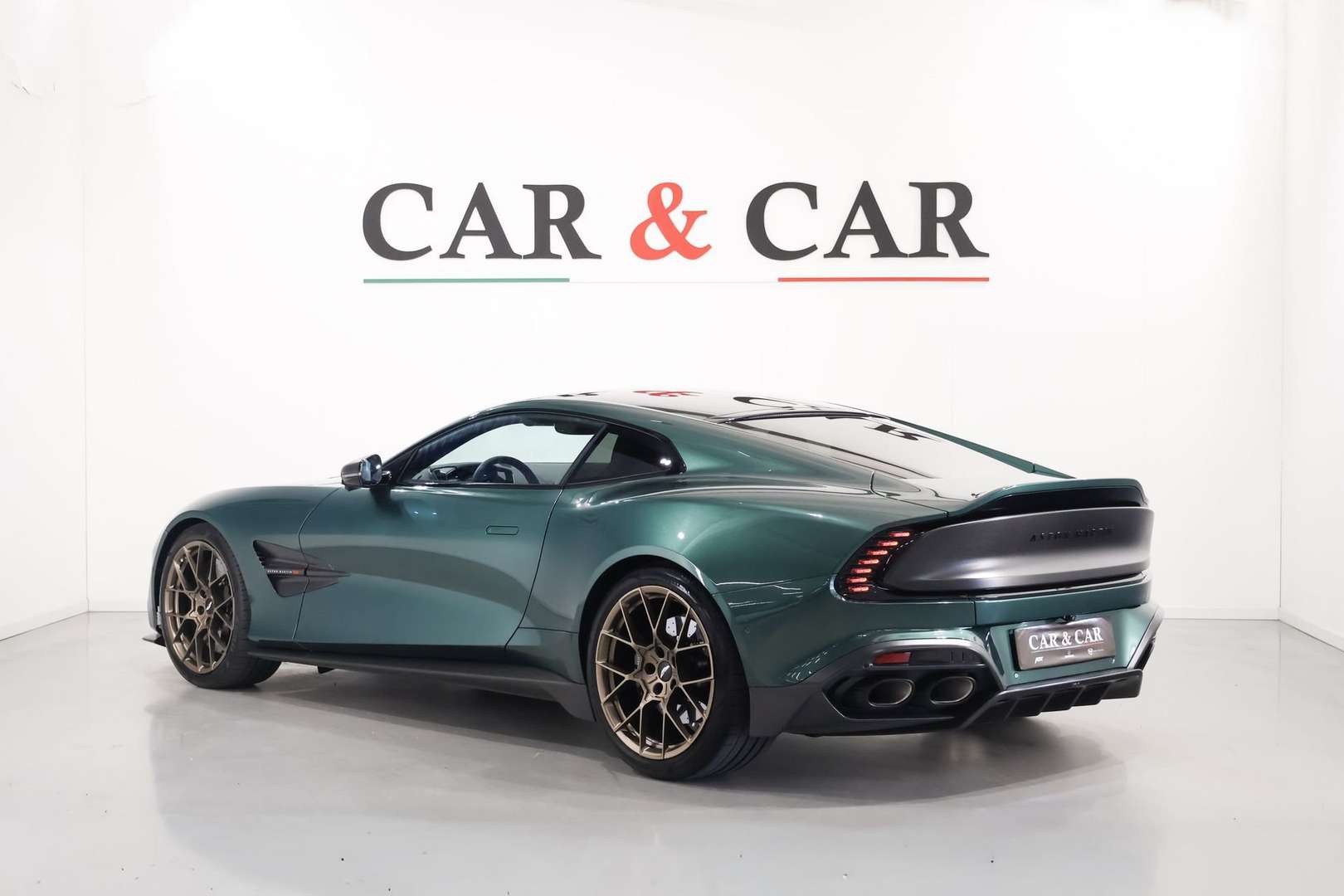 Aston Martin Vanquish 5.2 V12 - 2025 - Joinsteer - #2