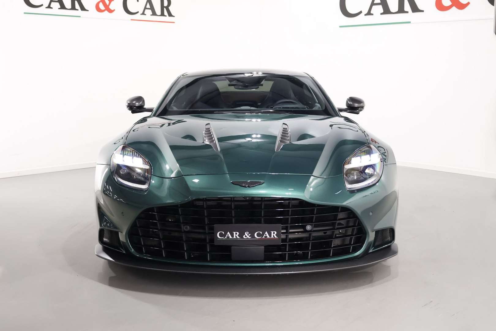 Aston Martin Vanquish 5.2 V12 - 2025 - Joinsteer - #3