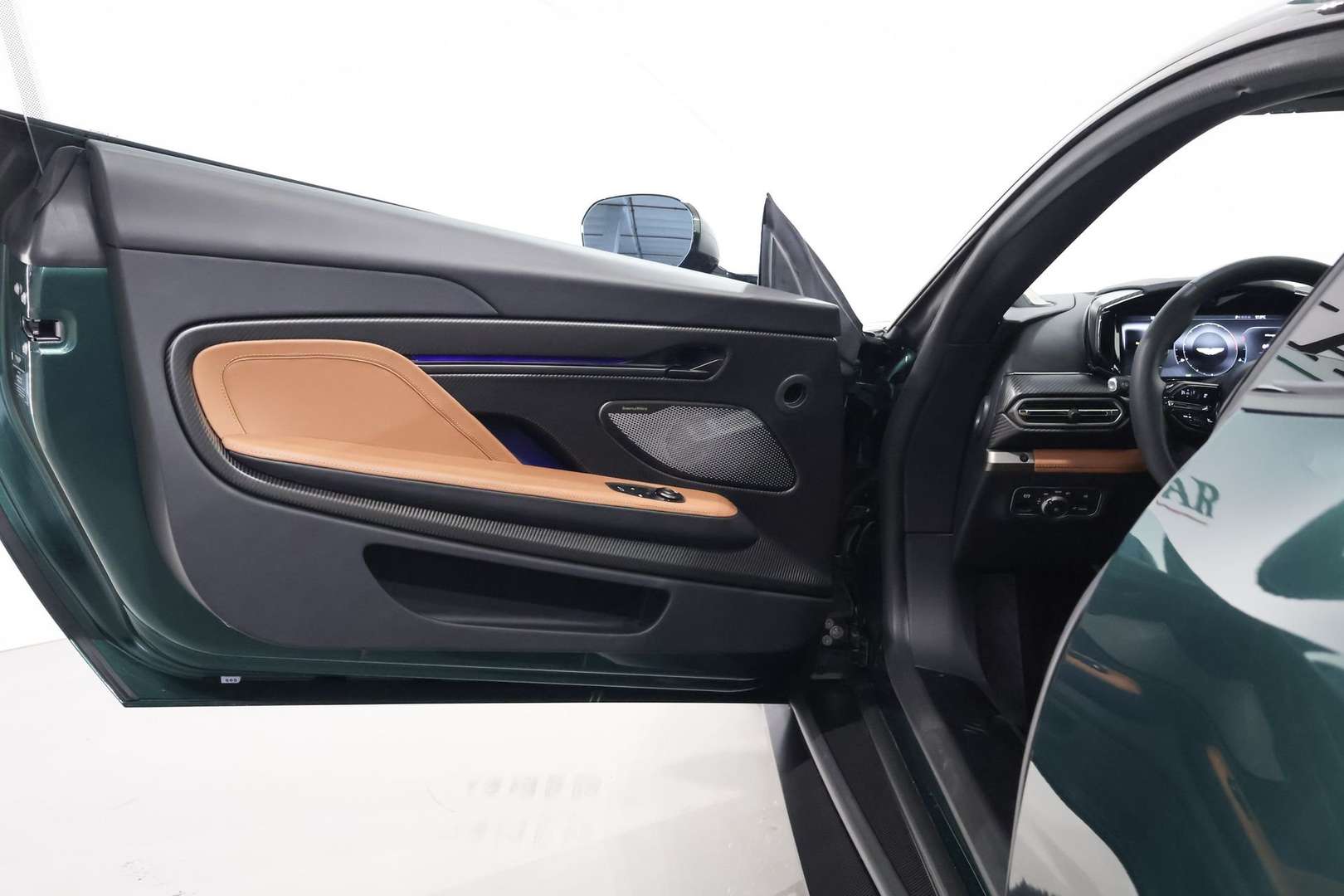 Aston Martin Vanquish 5.2 V12 - 2025 - Joinsteer - #12