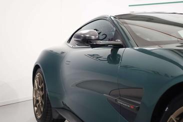 Aston Martin Vanquish 5.2 V12 — photo 14