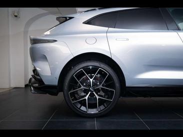 Aston Martin DBX 4.0 V8 Biturbo — photo 11
