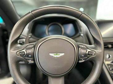 Aston Martin DB11 Volante — photo 10
