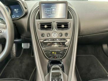 Aston Martin DB11 Volante — photo 12