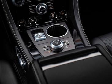 Aston Martin Rapide 6.0 V12 — photo 8