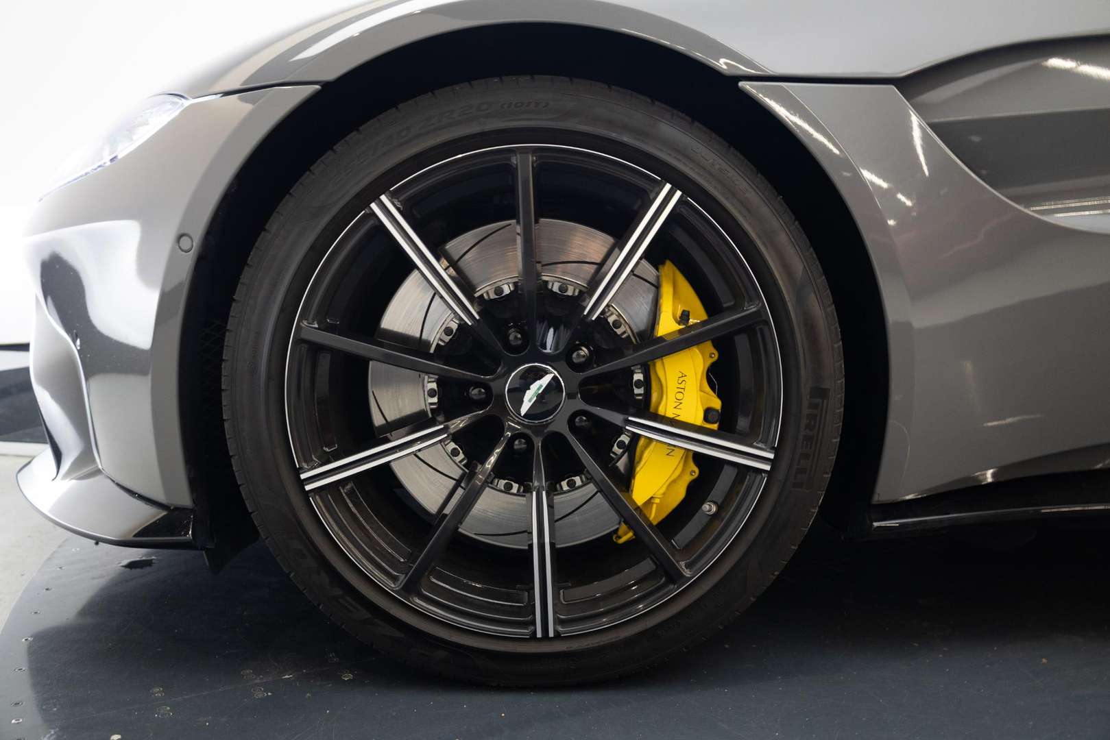 Aston Martin Vantage 4.0 V8 - 2019 - Joinsteer - #12