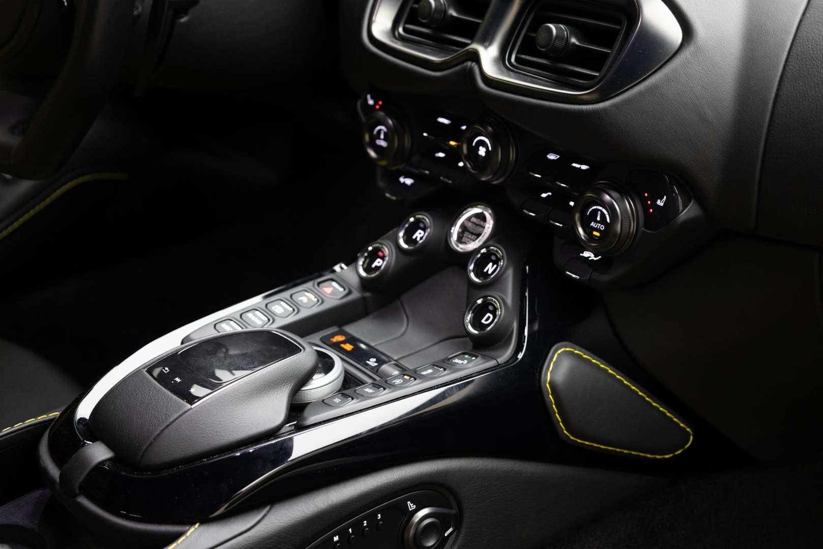 Aston Martin Vantage 4.0 V8 - 2019 - Joinsteer - #24