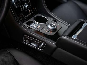Aston Martin Rapide 6.0 V12 — photo 27