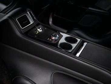 Aston Martin Rapide 6.0 V12 — photo 30