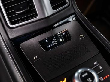 Aston Martin Rapide 6.0 V12 — photo 33