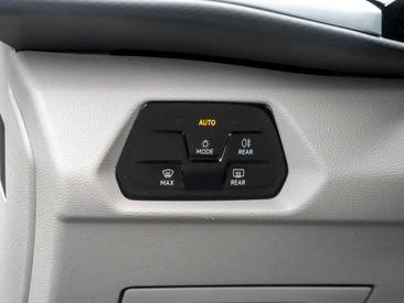 Volkswagen Multivan TDI Life — photo 15