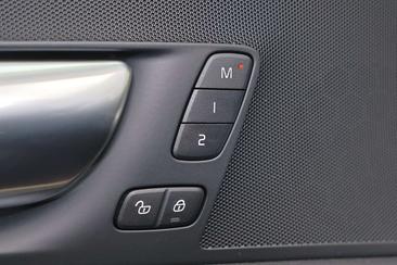 Volvo XC60 T6 Recharge Core — photo 9