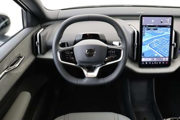 Volvo EX30 P5 Plus — photo 2