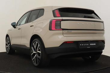 Volvo EX30 P5 Plus — photo 4