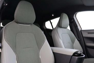 Volvo EX30 P5 Plus — photo 9