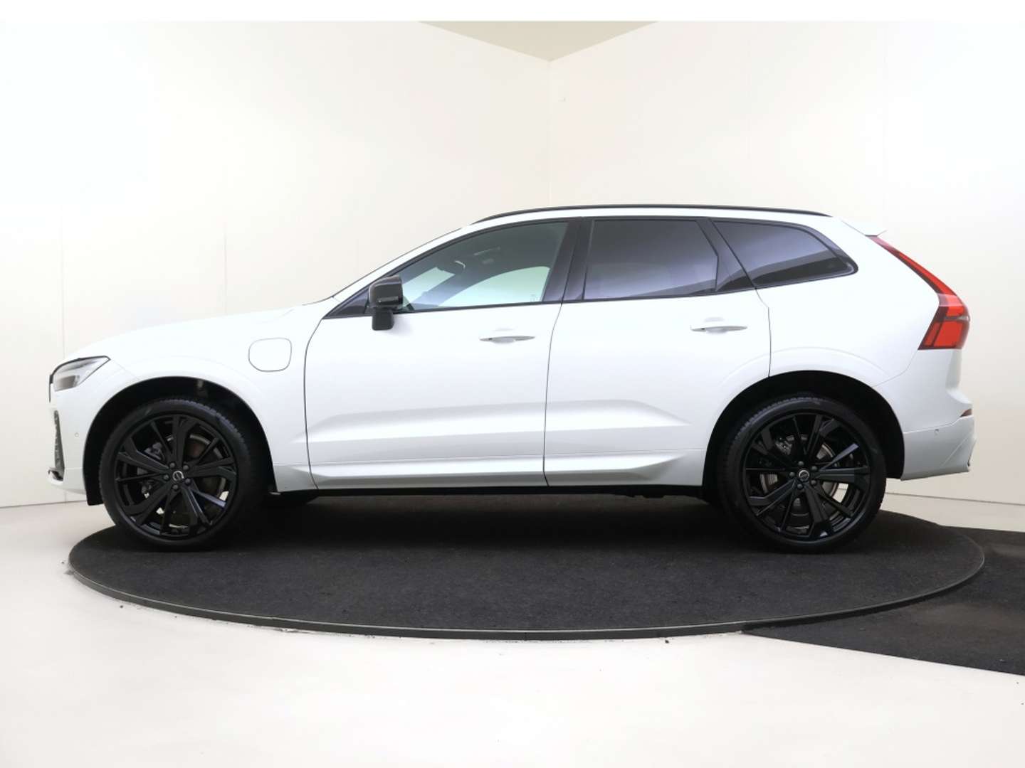 Volvo XC60 T6 Plus - 2025 - Joinsteer - #1