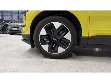 Volvo EX30 Plus — photo 9