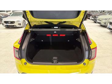 Volvo EX30 Plus — photo 13