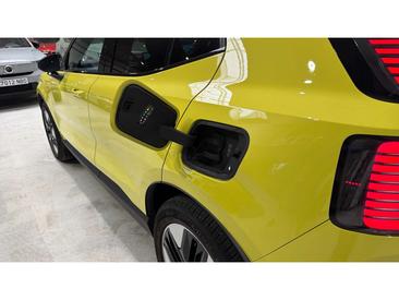 Volvo EX30 Plus — photo 15