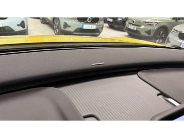 Volvo EX30 Plus — photo 23