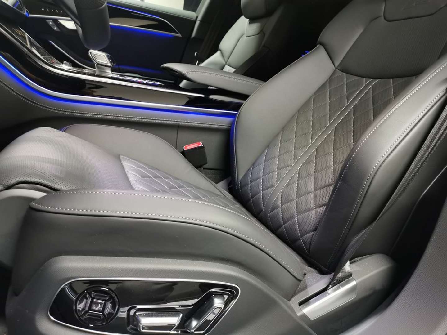 Audi A8 S Line Audi Exclusive - 2026 - Joinsteer - #4