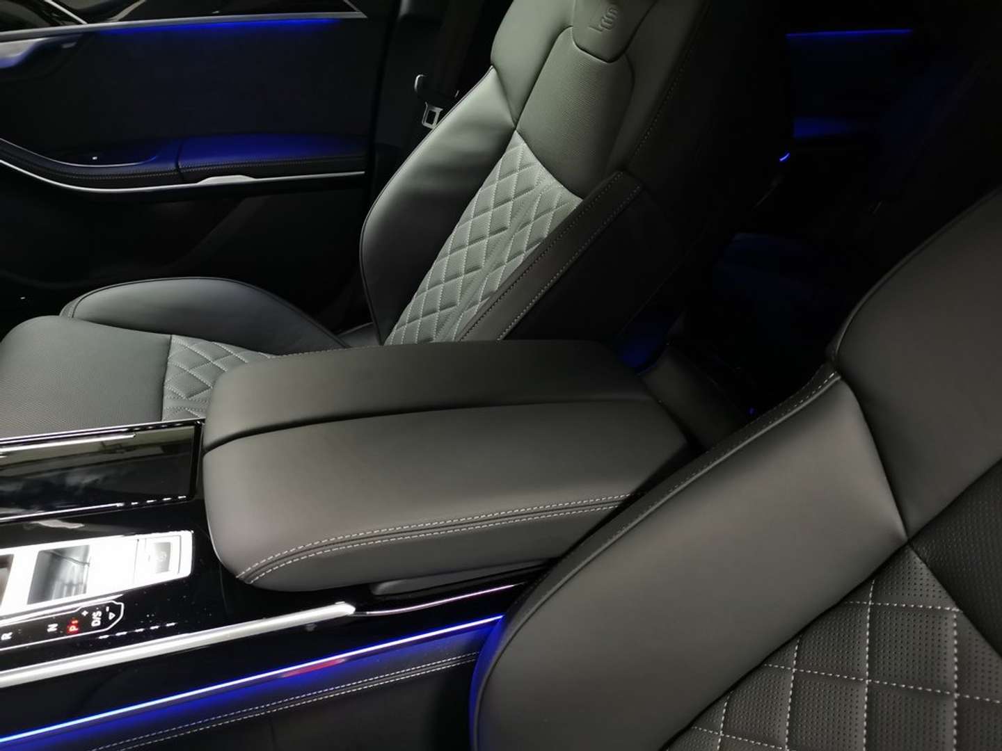 Audi A8 S Line Audi Exclusive - 2026 - Joinsteer - #12