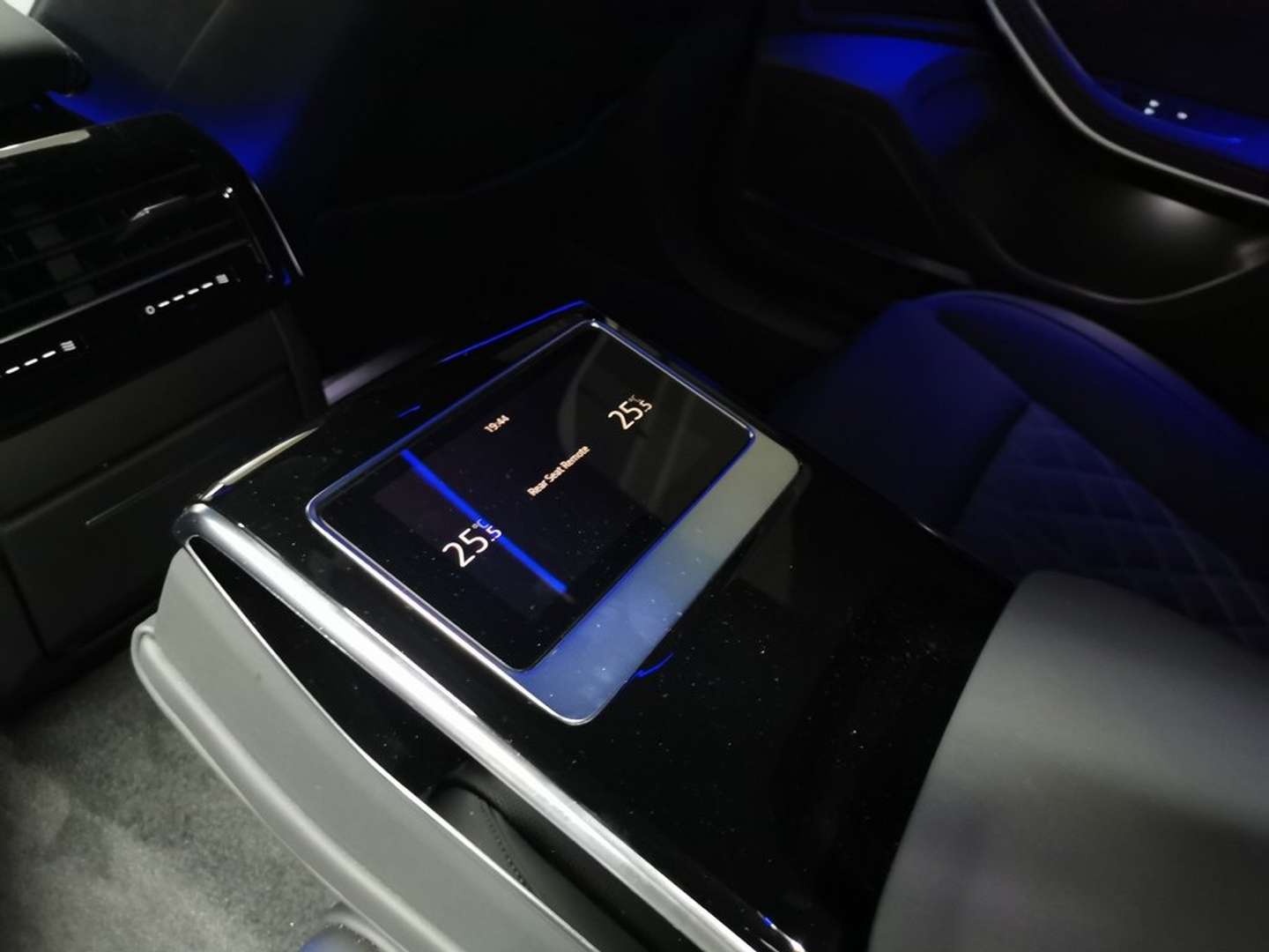 Audi A8 S Line Audi Exclusive - 2026 - Joinsteer - #27