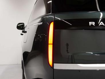 Land Rover Range Rover 3.0 P550e Autobiography PHEV — photo 14