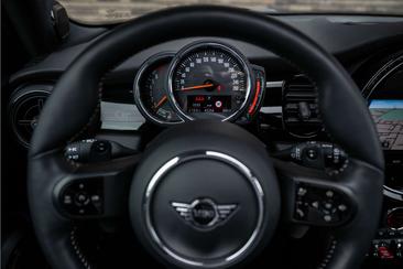 Mini Hatch Cooper S — photo 17