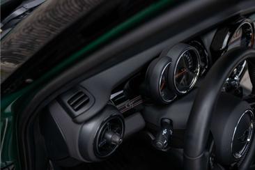 Mini Hatch Cooper S — photo 18